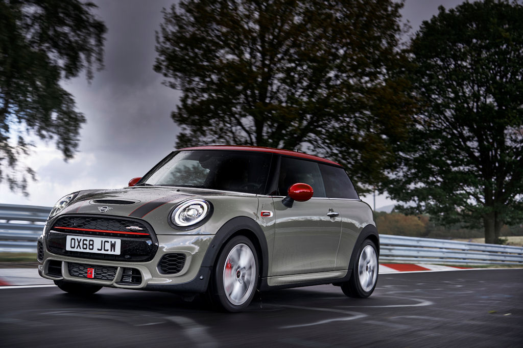Saubere Leistung: Abgasnorm Euro 6d-TEMP jetzt auch für MINI John Cooper Works und MINI John Cooper Works Cabrio Saubere Leistung: Abgasnorm Euro 6d-TEMP jetzt auch für MINI John Cooper Works und MINI John Cooper Works Cabrio